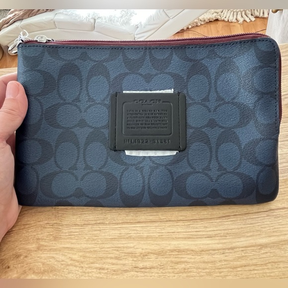 Coach pouch - Picture 4 of 4